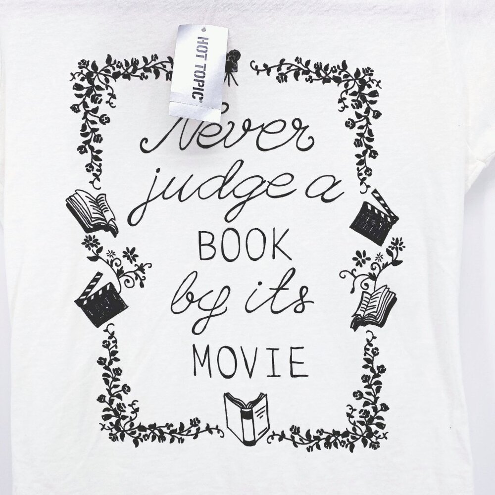 Hot Topic Bookish Tee‎ - Picture 2 of 6